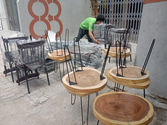 6 lý do nên chọn bàn ghế cafe gỗ me tây